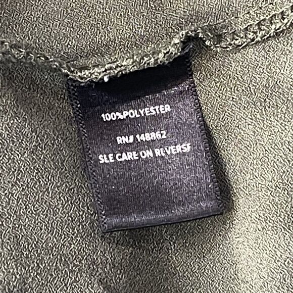 And Now This Large Top Button-Up Keyhole V-Neck Long Sleeve Hi-Low Pleated Green - Picture 9 of 10